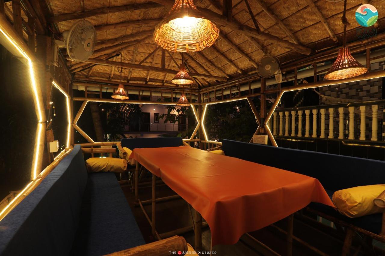 Tropical Wave Hostel Morjim Goa 외부 사진