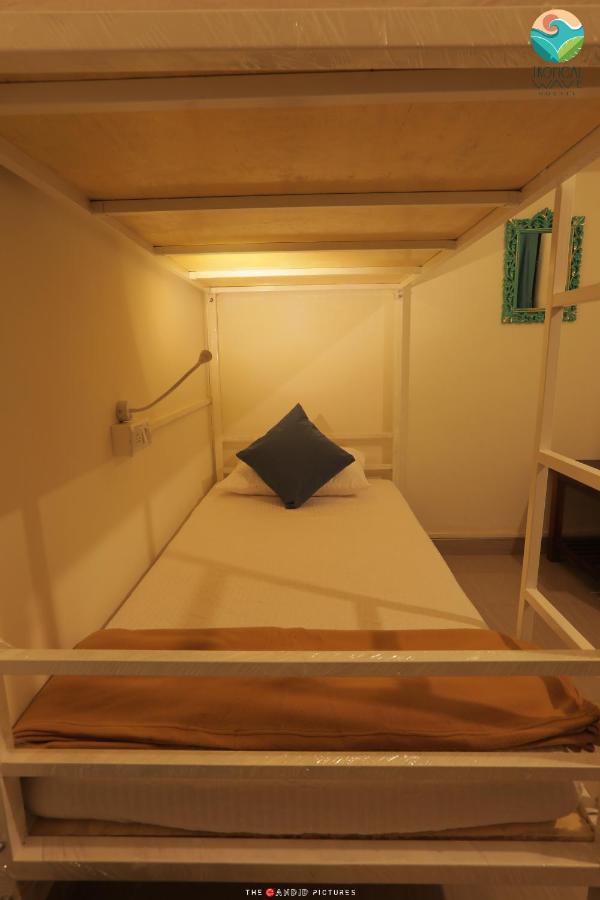 Tropical Wave Hostel Morjim Goa 외부 사진