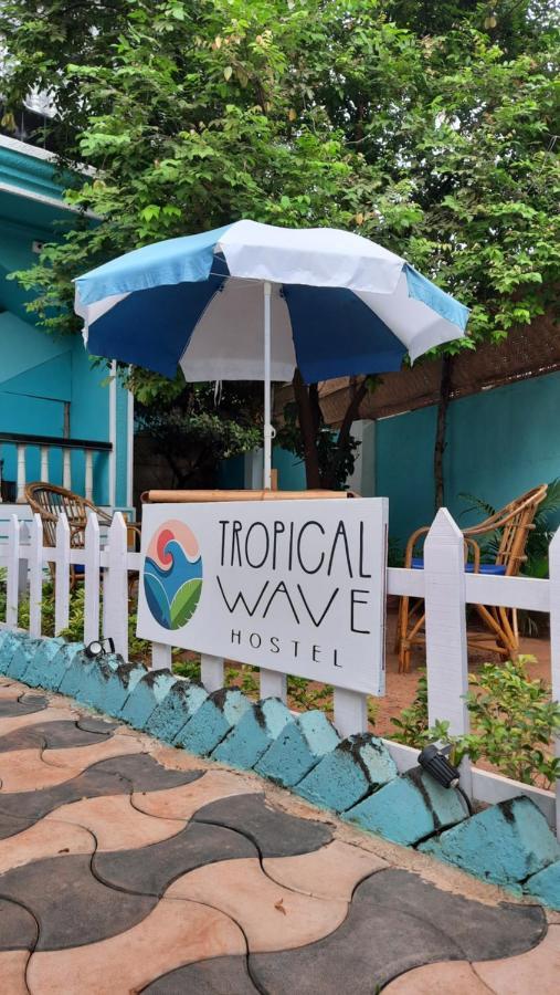 Tropical Wave Hostel Morjim Goa 외부 사진