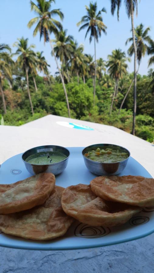 Tropical Wave Hostel Morjim Goa 외부 사진