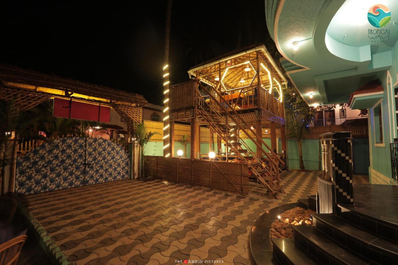 Tropical Wave Hostel Morjim Goa 외부 사진