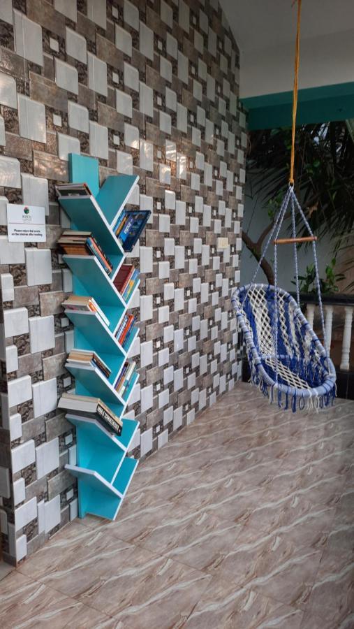 Tropical Wave Hostel Morjim Goa 외부 사진