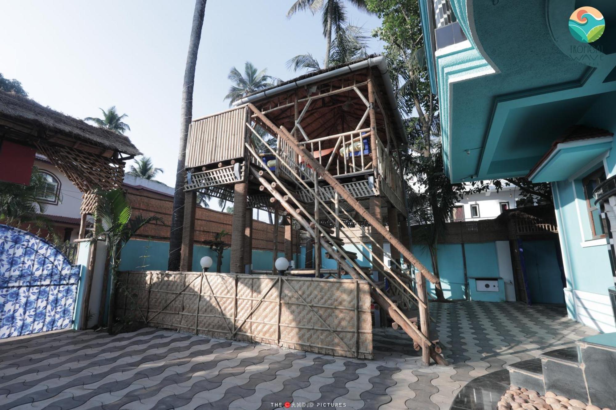 Tropical Wave Hostel Morjim Goa 외부 사진