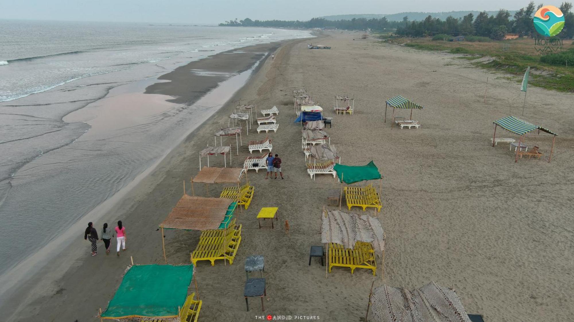 Tropical Wave Hostel Morjim Goa 외부 사진