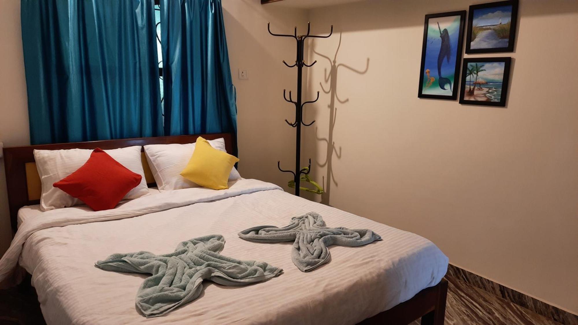 Tropical Wave Hostel Morjim Goa 외부 사진
