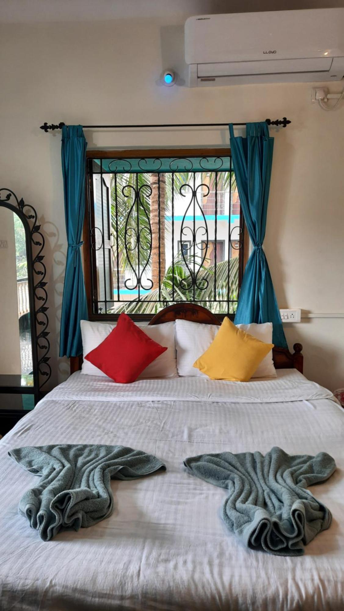 Tropical Wave Hostel Morjim Goa 외부 사진
