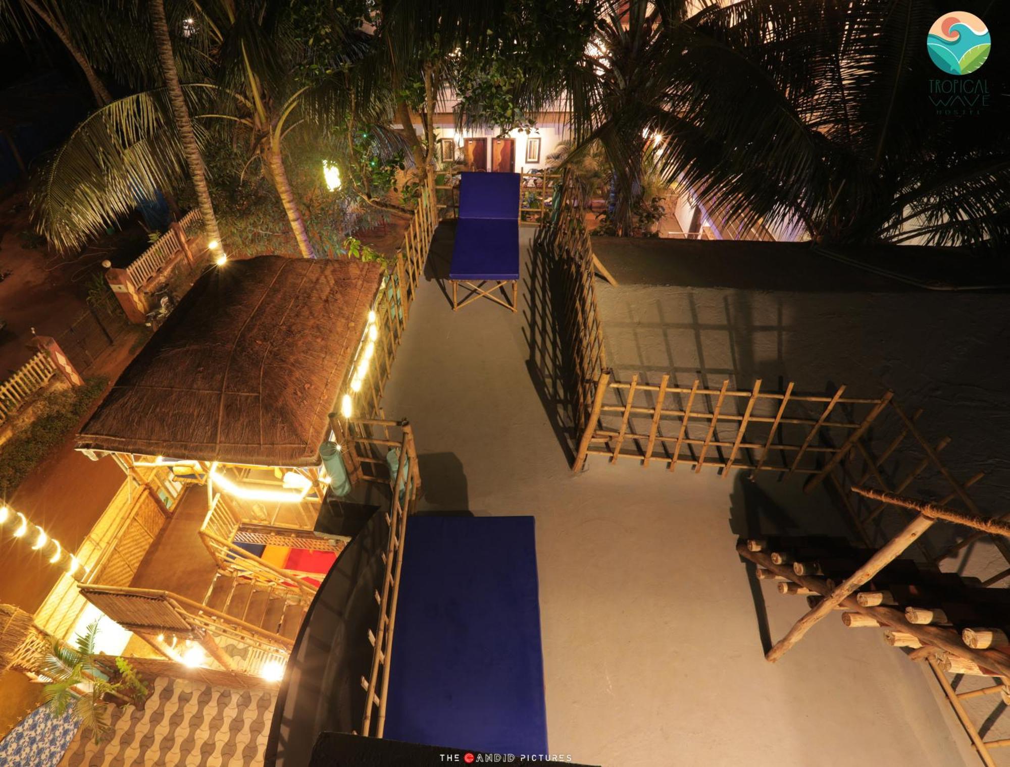 Tropical Wave Hostel Morjim Goa 외부 사진
